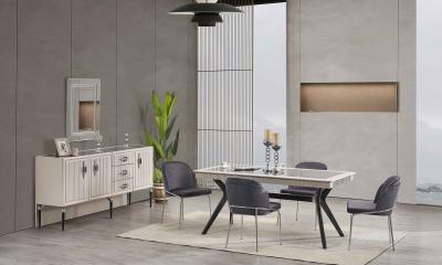 Kumsal Siyah Yemek Odası